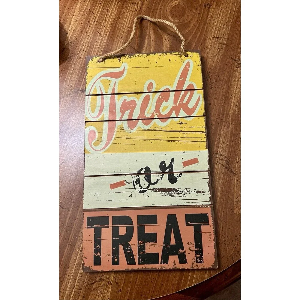Vintage Halloween Trick or Treat Wooden Distressed Wall Decor Sign 8”x14”x.5”